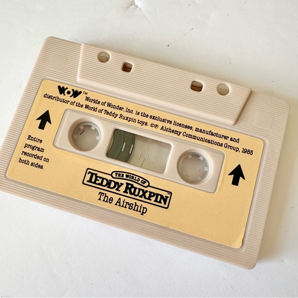Vintage Teddy Ruxpin Extra Outfit & Story Cassette Tape - Picture 3 of 10
